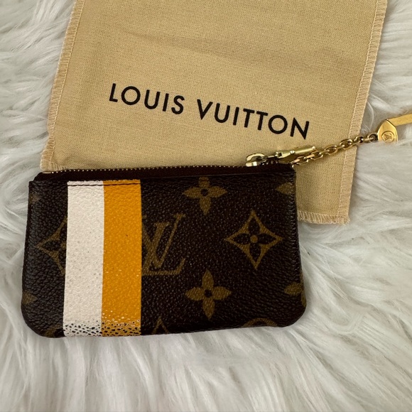 SOLD/LV bellboy key pouch - Picture 2 of 4